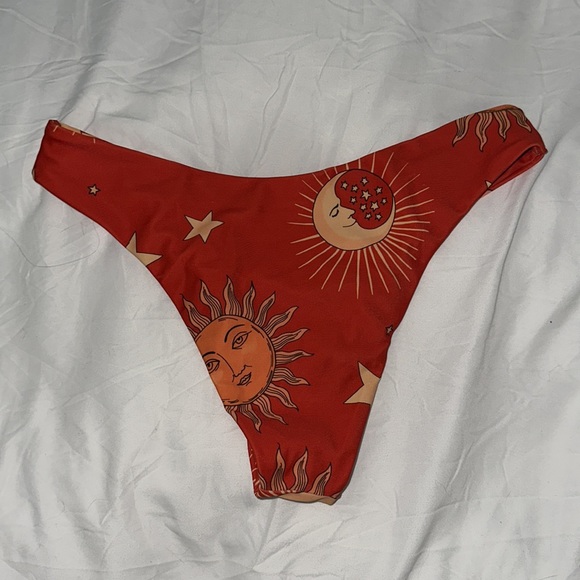 Bikini - Picture 5 of 5